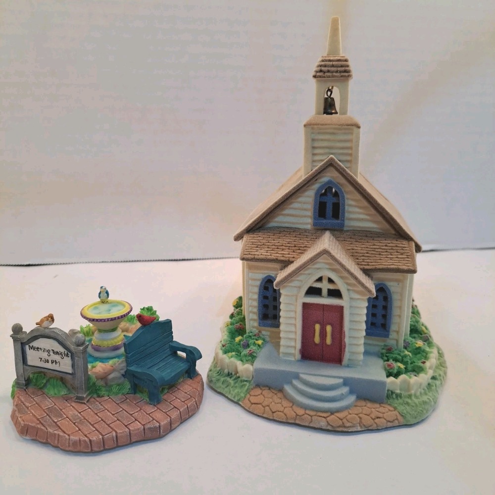 Avon Gift Collection Spring Valley Lighted Church and Bench w/Box Working!